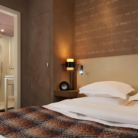 Le Pavillon Des Lettres Otel 4*
