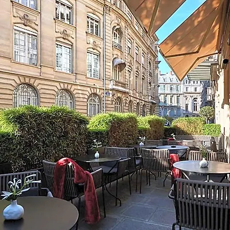 Le Pavillon Des Lettres