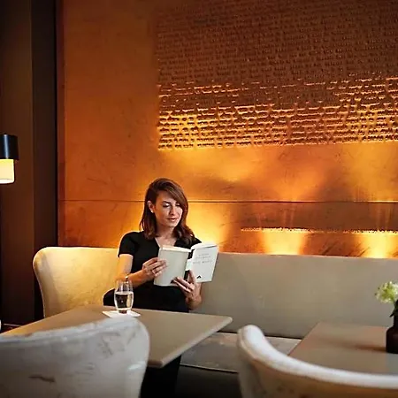 Hotel Le Pavillon Des Lettres