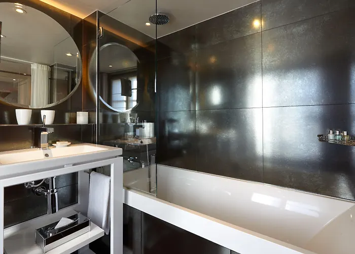 Le Pavillon Des Lettres 4*