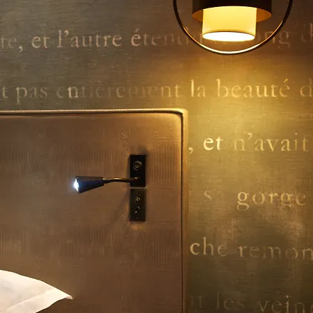 Le Pavillon Des Lettres Parijs